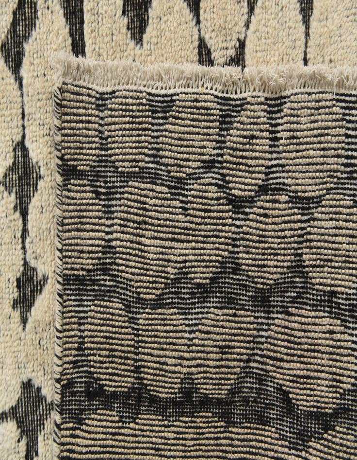 Detail image of  8' 1 x 9' 8  Hand Knotted Darya Wool Rug