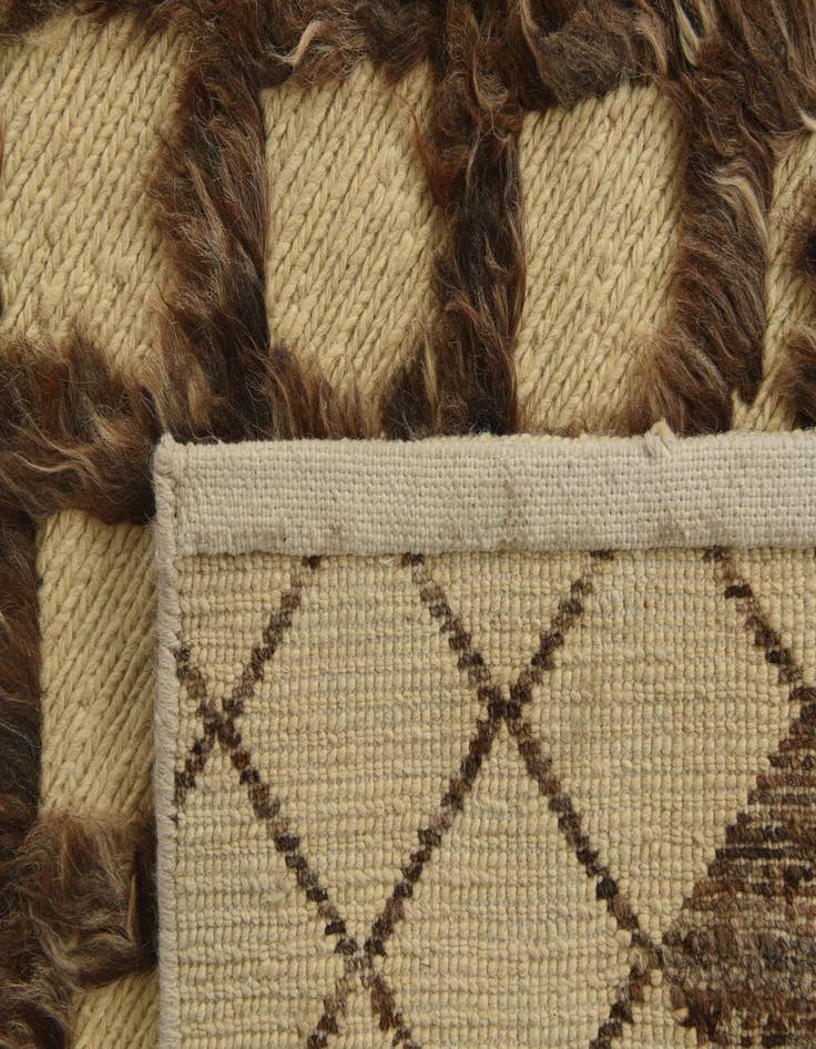 Detail image of  4' 2 x 5' 8  Hand Knotted Darya Wool Rug