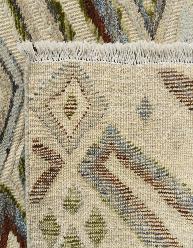 Detail image of  8' 3 x 10' 4  Hand Knotted Darya Wool Rug