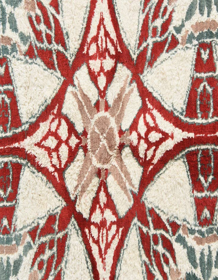 Detail image of  4' 1 x 6'  Hand Knotted Darya Wool Rug