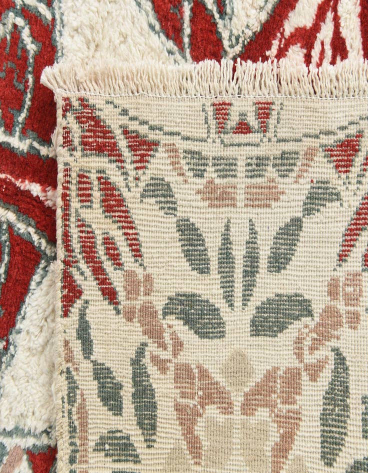 Detail image of  4' 1 x 6'  Hand Knotted Darya Wool Rug
