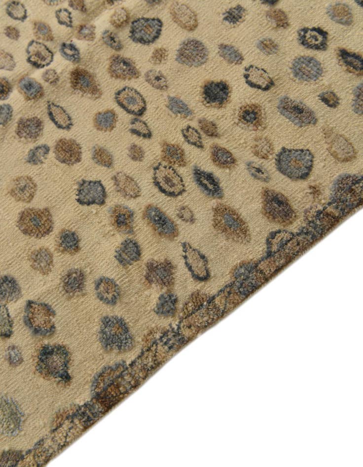 Detail image of  8' 4 x 10' 4  Hand Knotted Darya Wool Rug