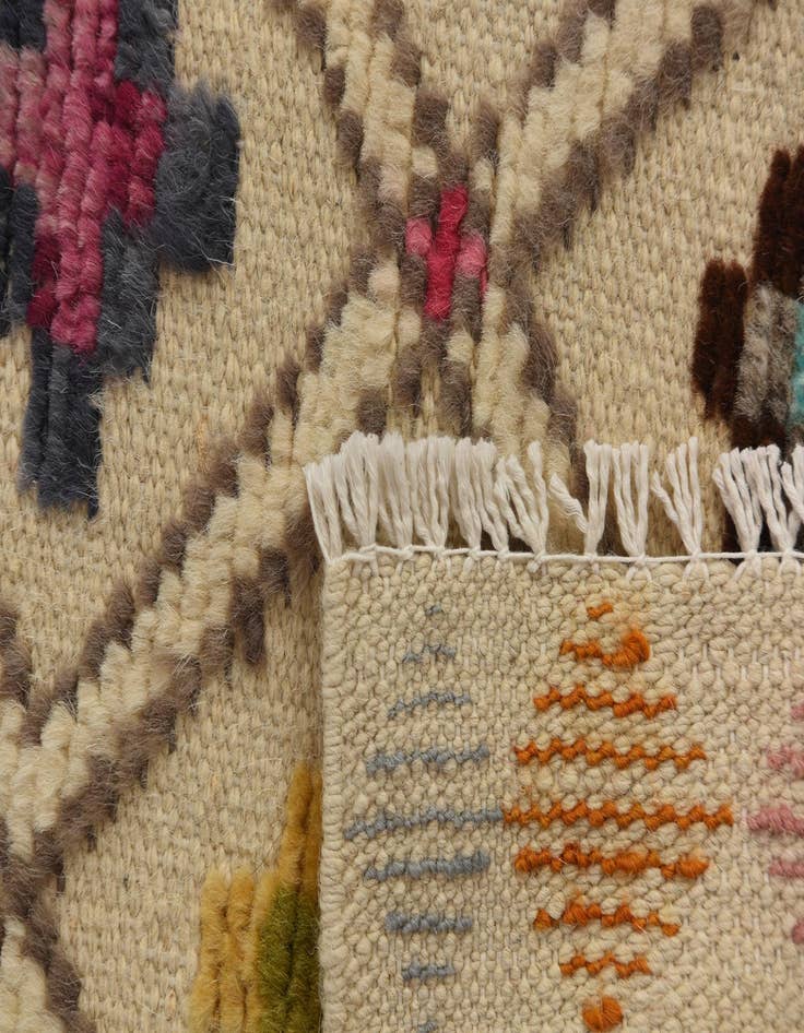 Detail image of  6' 8 x 10' 7  Hand Knotted Darya Wool Rug