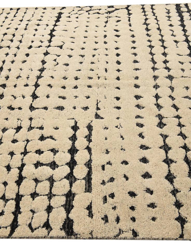 Detail image of  6' 7 x 9' 10  Hand Knotted Darya Wool Rug