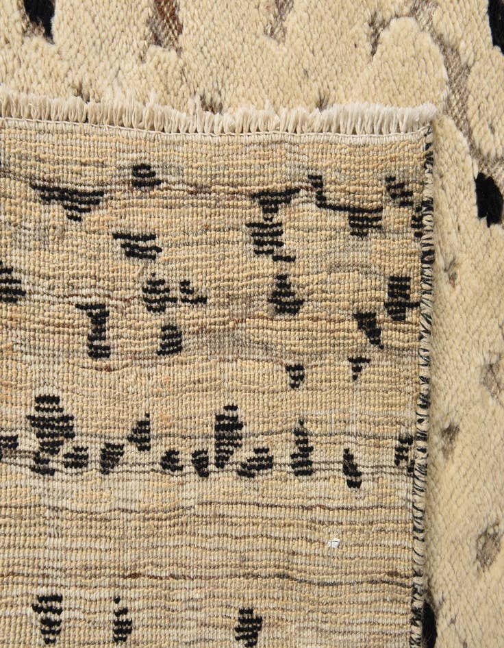 Detail image of  5' 6 x 7' 11  Hand Knotted Darya Wool Rug