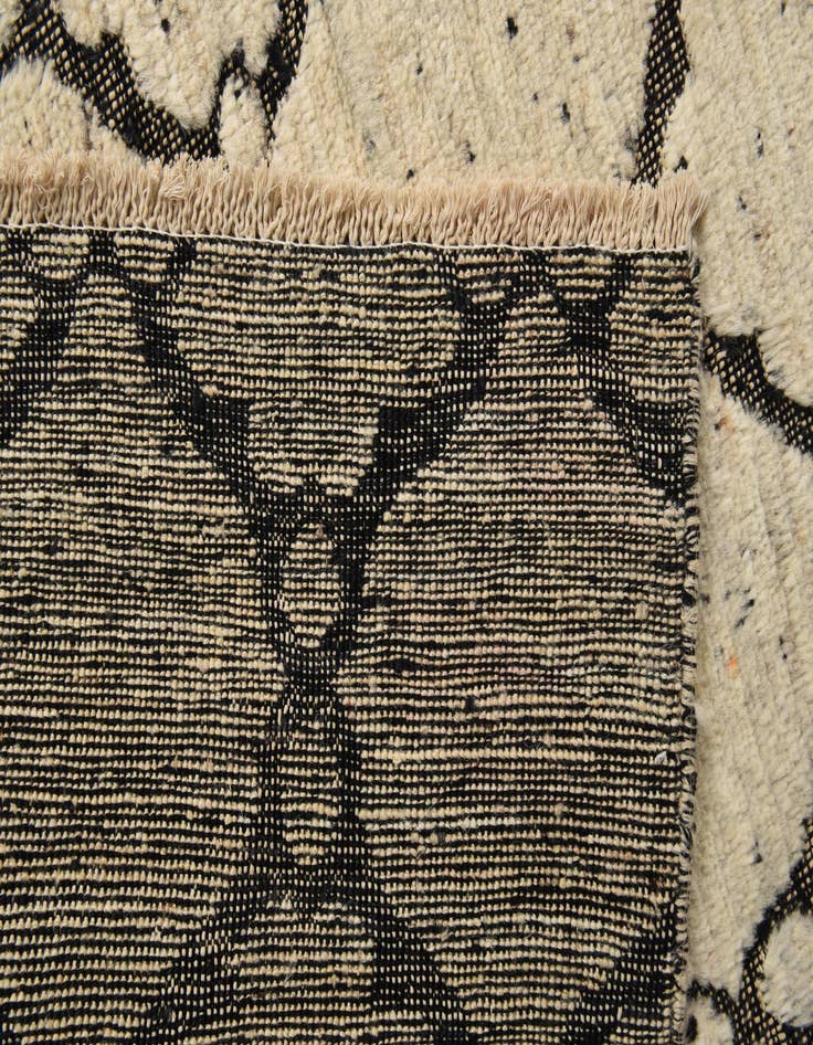 Detail image of  5' 7 x 7' 8  Hand Knotted Darya Wool Rug