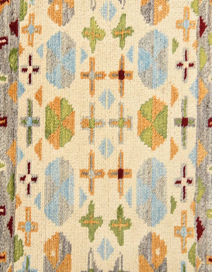 Detail image of  5' 6 x 7' 10  Hand Knotted Darya Rug