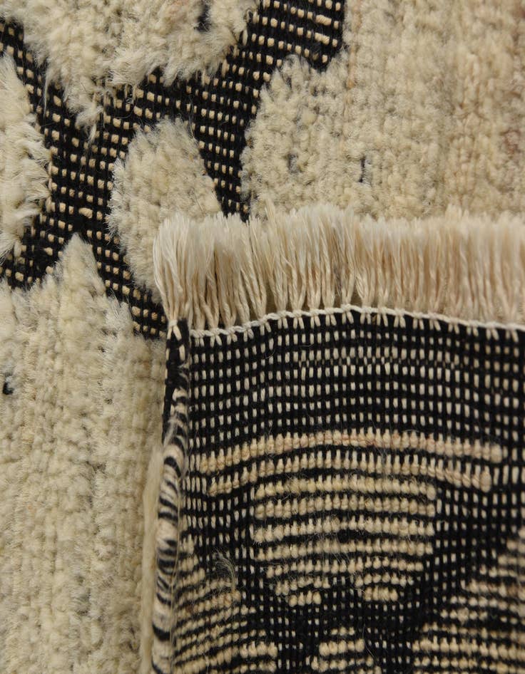 Detail image of  6' 6 x 10'  Hand Knotted Darya Wool Rug