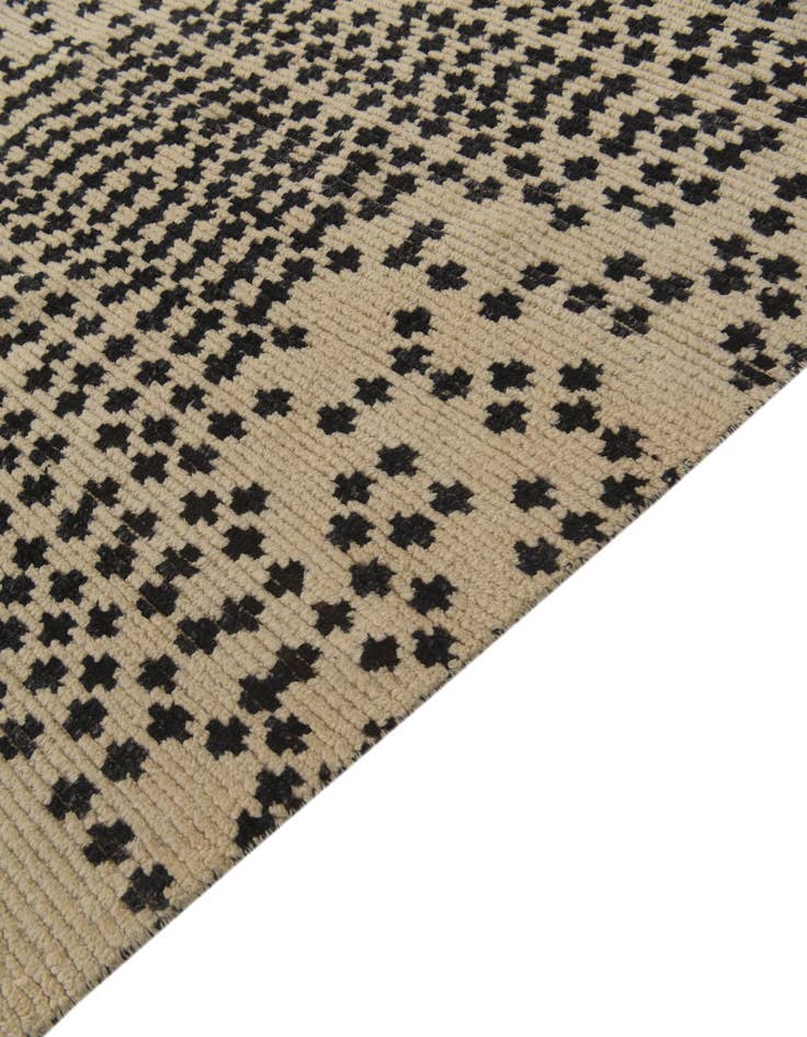 Detail image of  5' 8 x 7' 9  Hand Knotted Darya Wool Rug