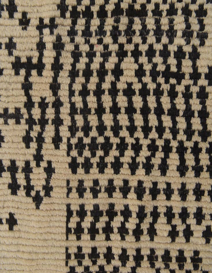 Detail image of  5' 8 x 7' 9  Hand Knotted Darya Wool Rug