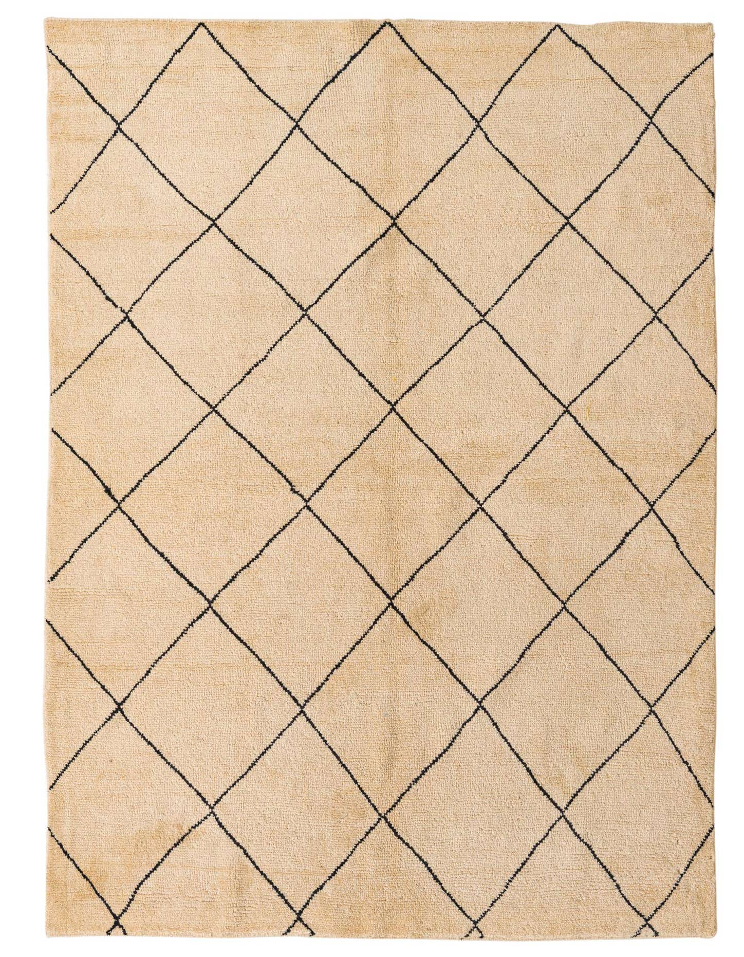 A 5x8 rectangular Darya rug in ivory 100% wool, featuring a modern abstract diamond pattern in black.