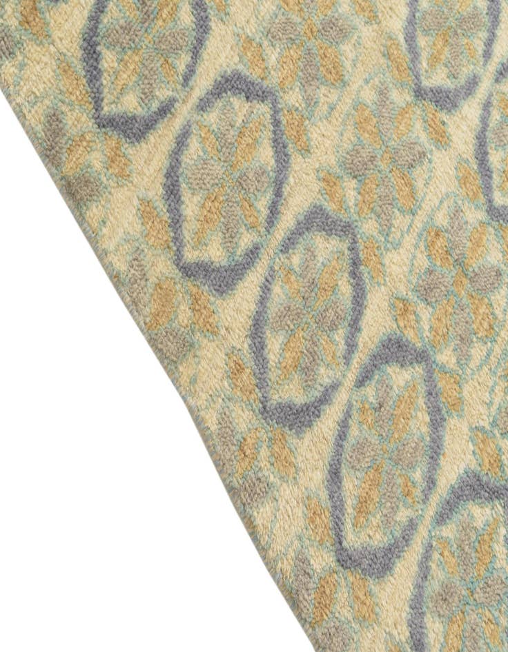 Detail image of  6' 8 x 9' 9  Hand Knotted Darya Wool Rug