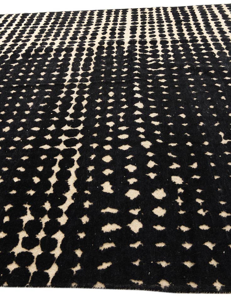 Detail image of  9' 10 x 14'  Hand Knotted Darya Wool Rug