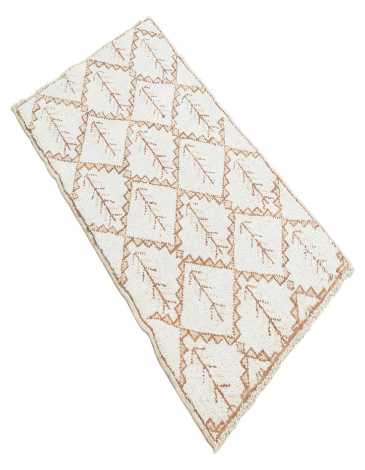 Detail image of  2' 7 x 4' 5  Hand Knotted Darya Wool Rug