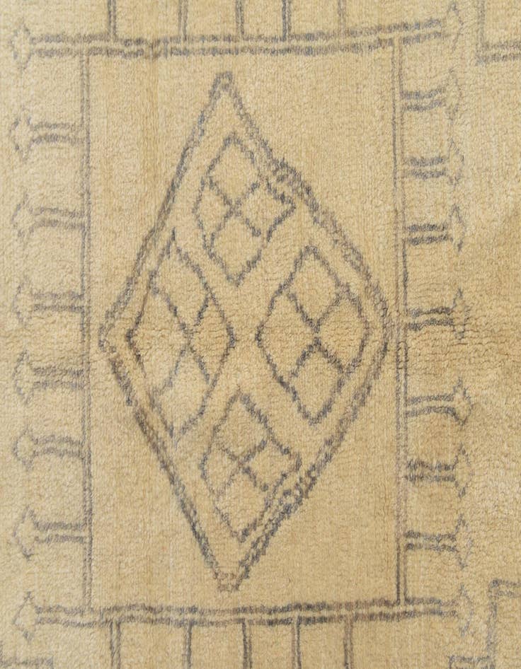 Detail image of  5' 5 x 8'  Hand Knotted Darya Wool Rug