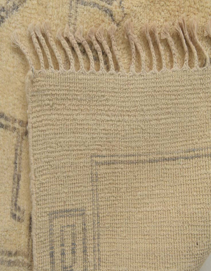 Detail image of  5' 5 x 8'  Hand Knotted Darya Wool Rug