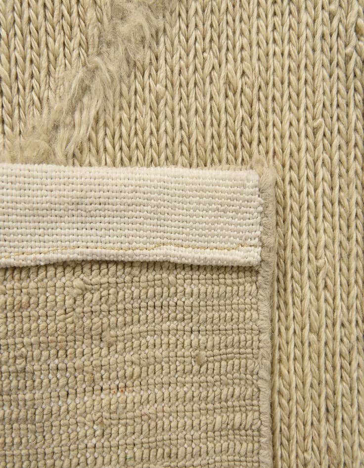 Detail image of  5' 8 x 8'  Hand Knotted Darya Wool Rug