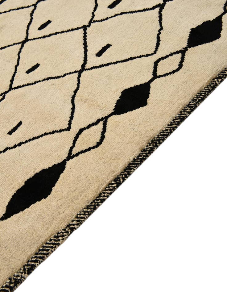 Detail image of  5' 10 x 8' 3  Hand Knotted Darya Wool Rug