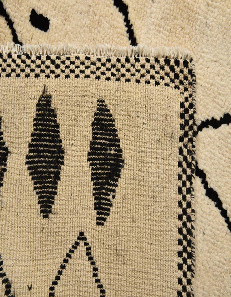 Detail image of  5' 10 x 8' 3  Hand Knotted Darya Wool Rug