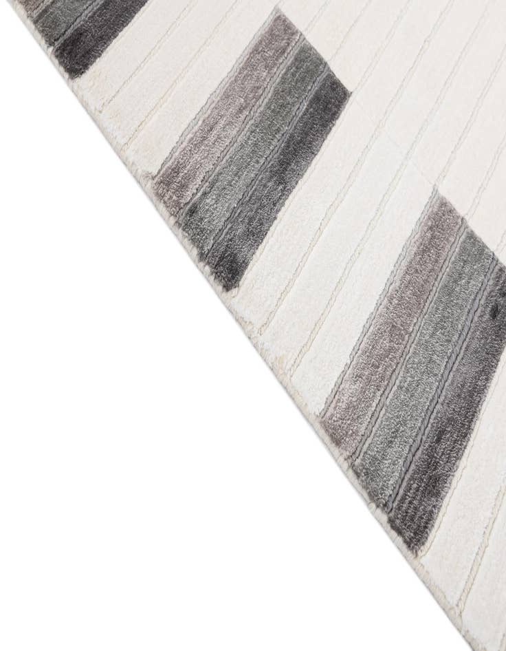 Detail image of  8' 1 x 11' 5  Hand Knotted Darya Wool Rug