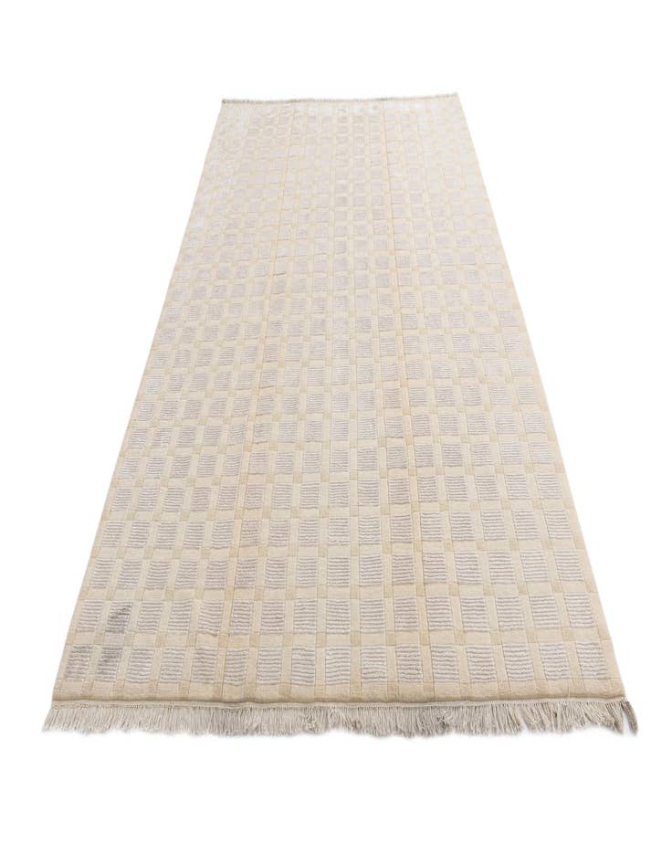 Detail image of  6' 6 x 9' 9  Hand Knotted Darya Wool Rug