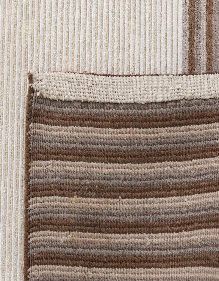 Detail image of  6' 8 x 9' 10  Hand Knotted Darya Wool Rug
