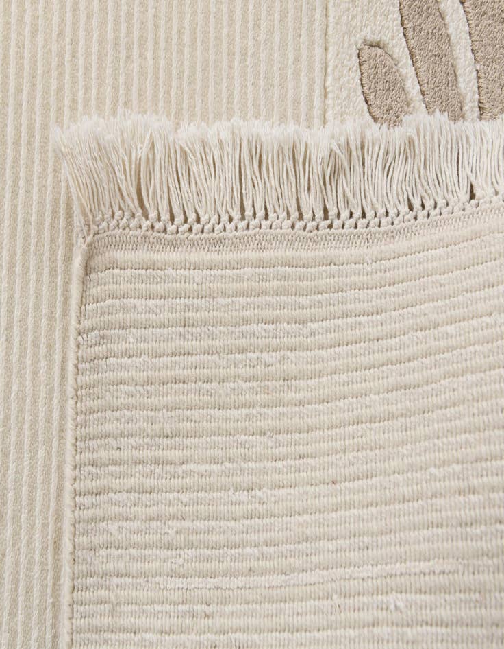 Detail image of  6' 7 x 10'  Hand Knotted Darya Wool Rug