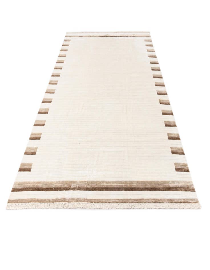 Detail image of  6' 5 x 9' 8  Hand Knotted Darya Wool Rug