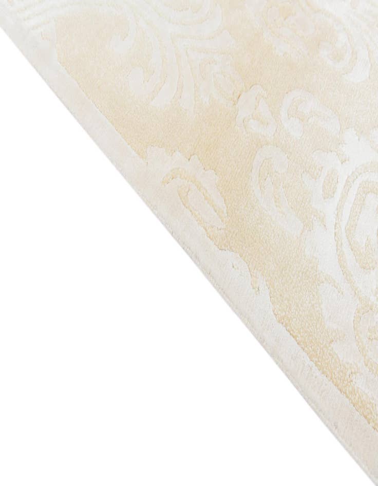 Detail image of  2' 11 x 4' 11  Hand Knotted Darya Wool Rug