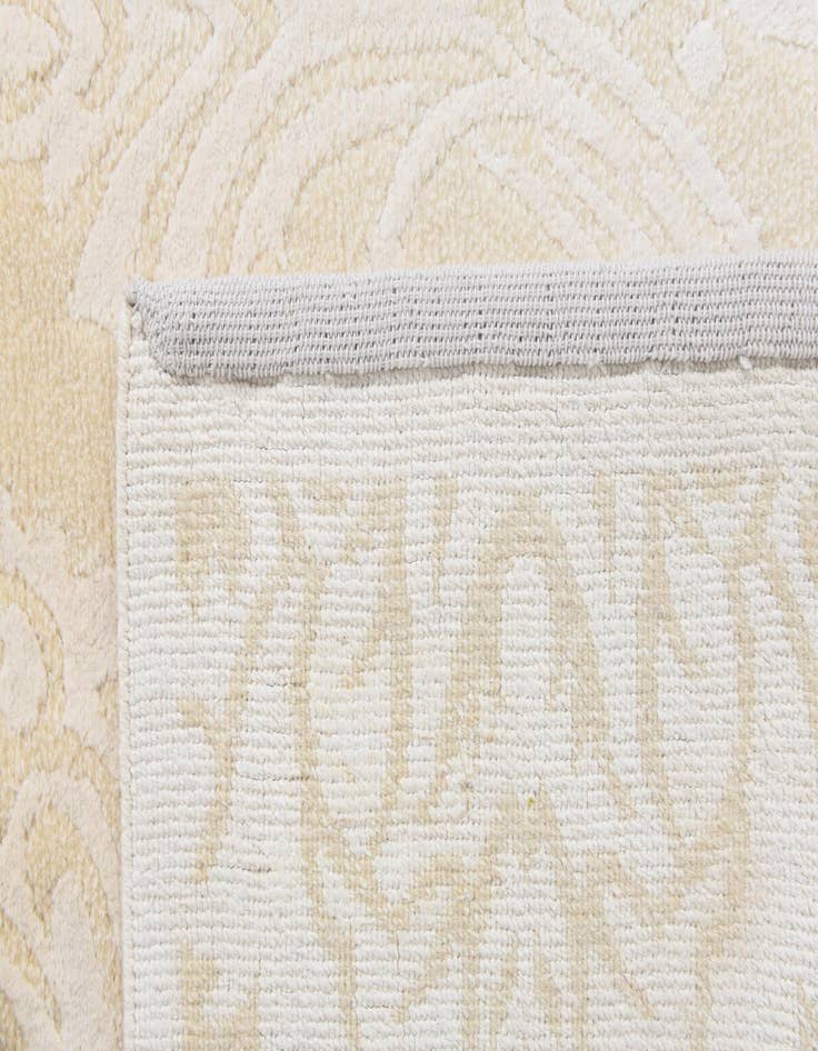 Detail image of  2' 11 x 4' 11  Hand Knotted Darya Wool Rug