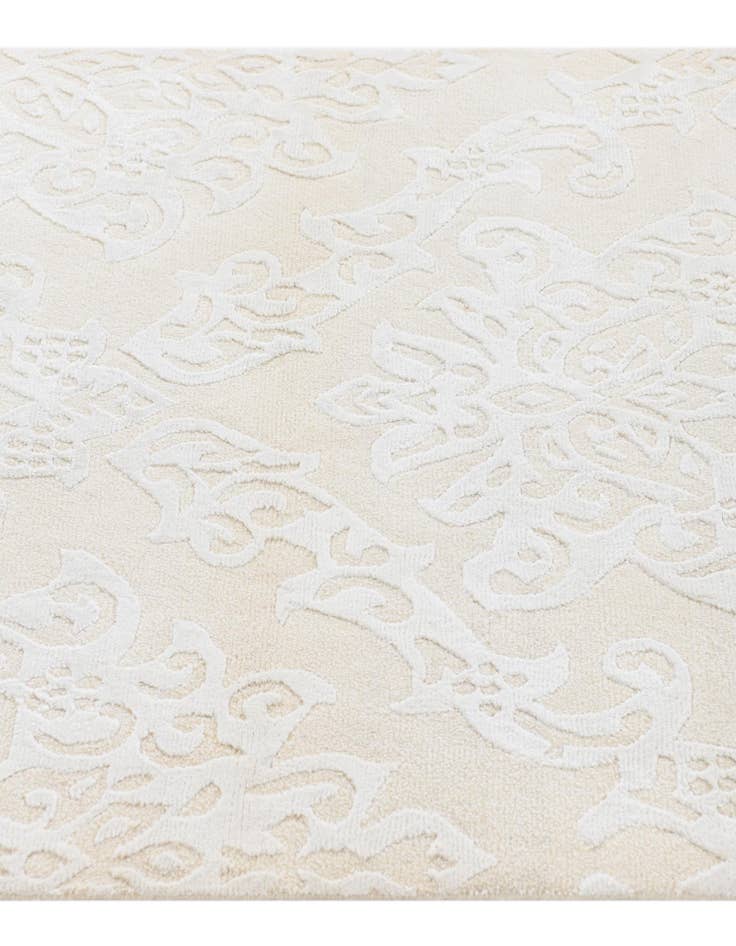 Detail image of  2' 11 x 4' 11  Hand Knotted Darya Wool Rug