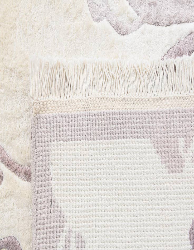 Detail image of  5' 9 x 7' 10  Hand Knotted Darya Wool Rug