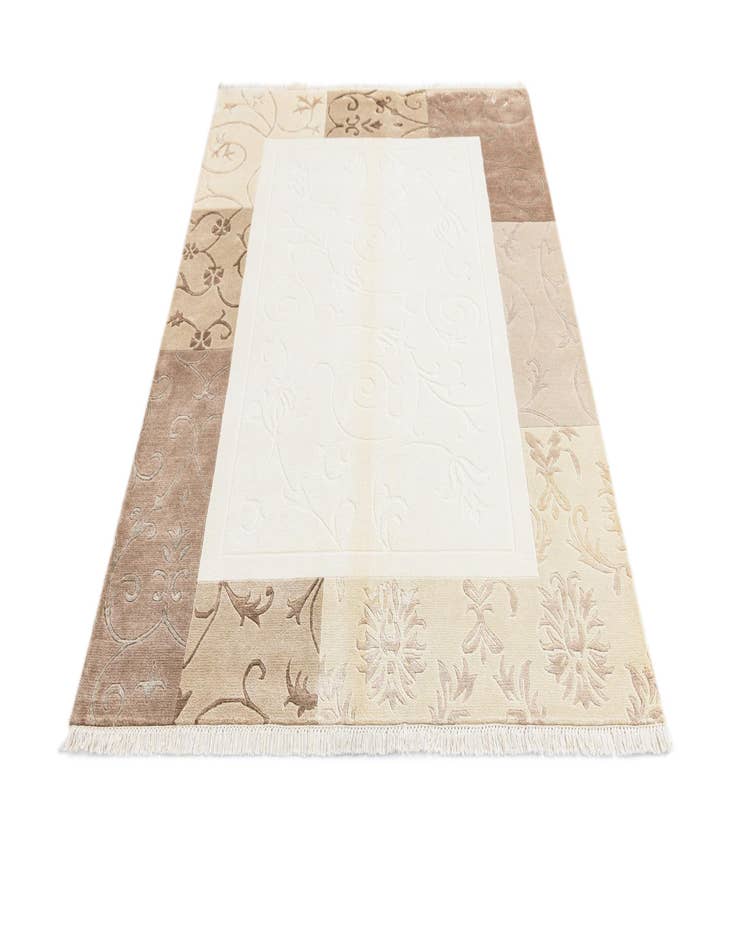 Detail image of  4' 7 x 6' 7  Hand Knotted Darya Wool Rug