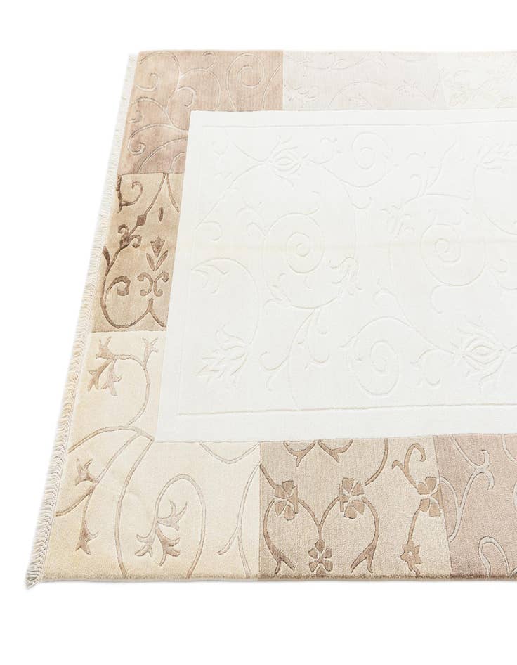 Detail image of  4' 7 x 6' 7  Hand Knotted Darya Wool Rug