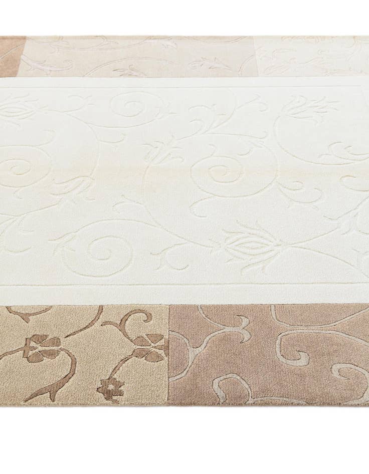 Detail image of  4' 7 x 6' 8  Hand Knotted Darya Wool Rug