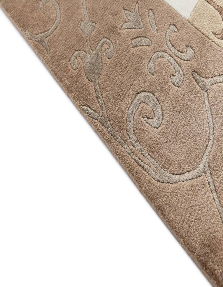 Detail image of  4' 7 x 6' 8  Hand Knotted Darya Wool Rug