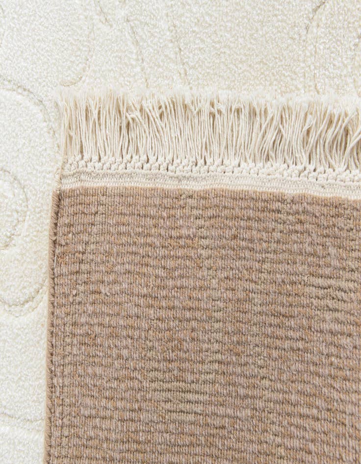 Detail image of  4' 7 x 6' 8  Hand Knotted Darya Wool Rug