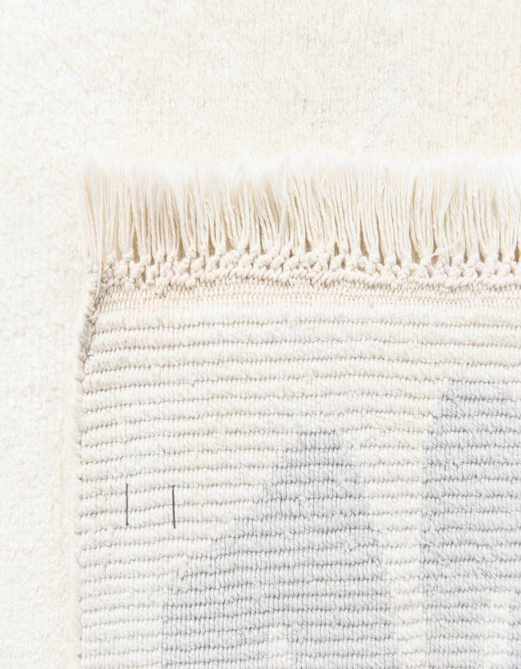 Detail image of  6' 7 x 9' 11  Hand Knotted Darya Wool Rug