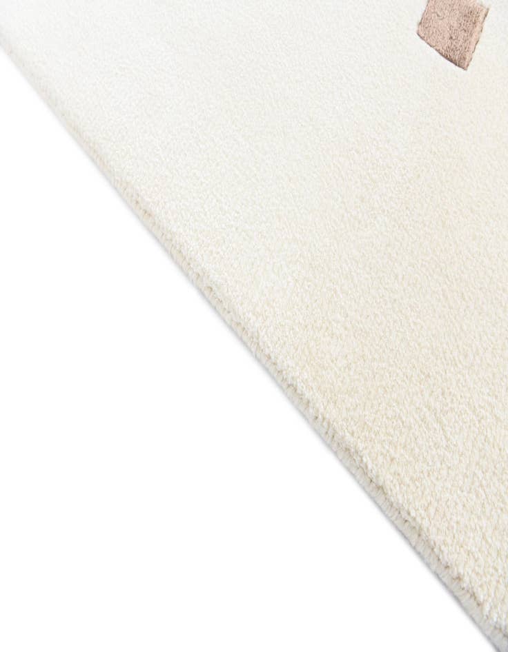 Detail image of  6' 6 x 9' 5  Hand Knotted Darya Wool Rug