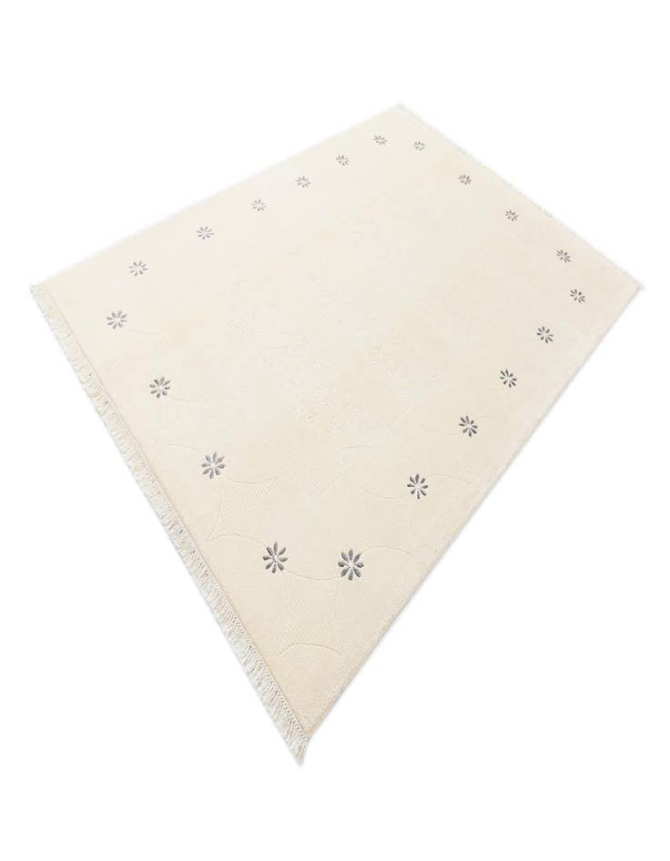 Detail image of  5' 8 x 8'  Hand Knotted Darya Rug