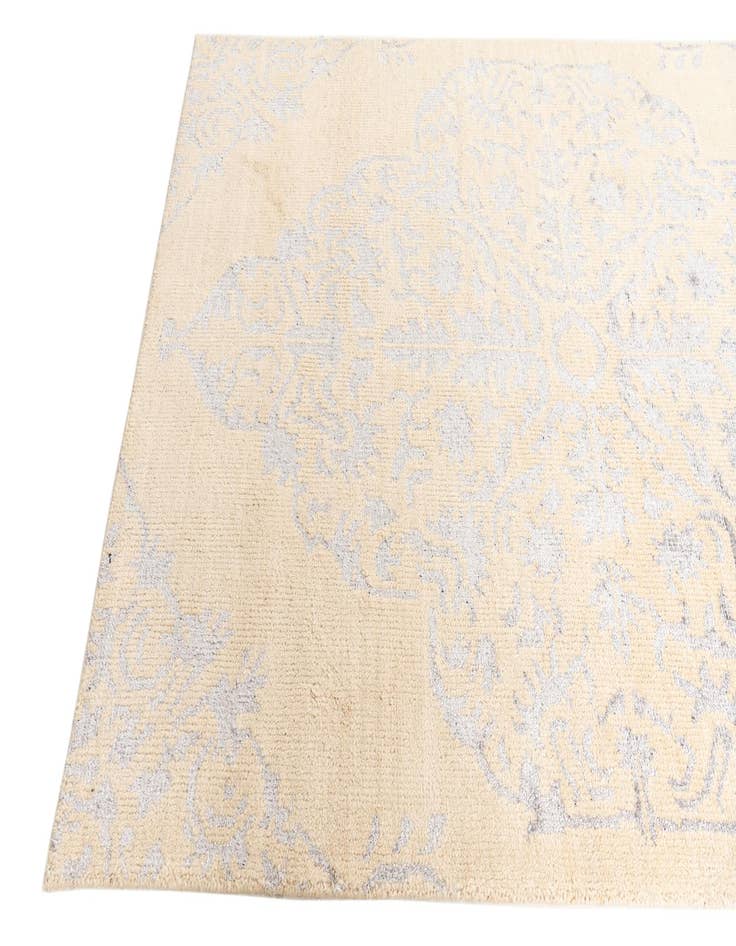 Detail image of  4' 10 x 8'  Hand Knotted Darya Rug