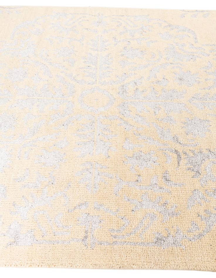Detail image of  4' 10 x 8'  Hand Knotted Darya Rug