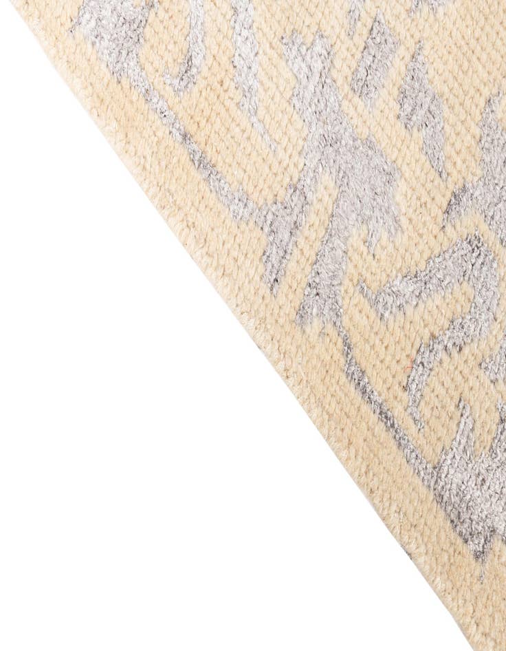 Detail image of  4' 10 x 7' 10  Hand Knotted Darya Rug