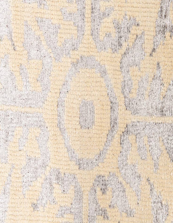 Detail image of  4' 10 x 7' 10  Hand Knotted Darya Rug