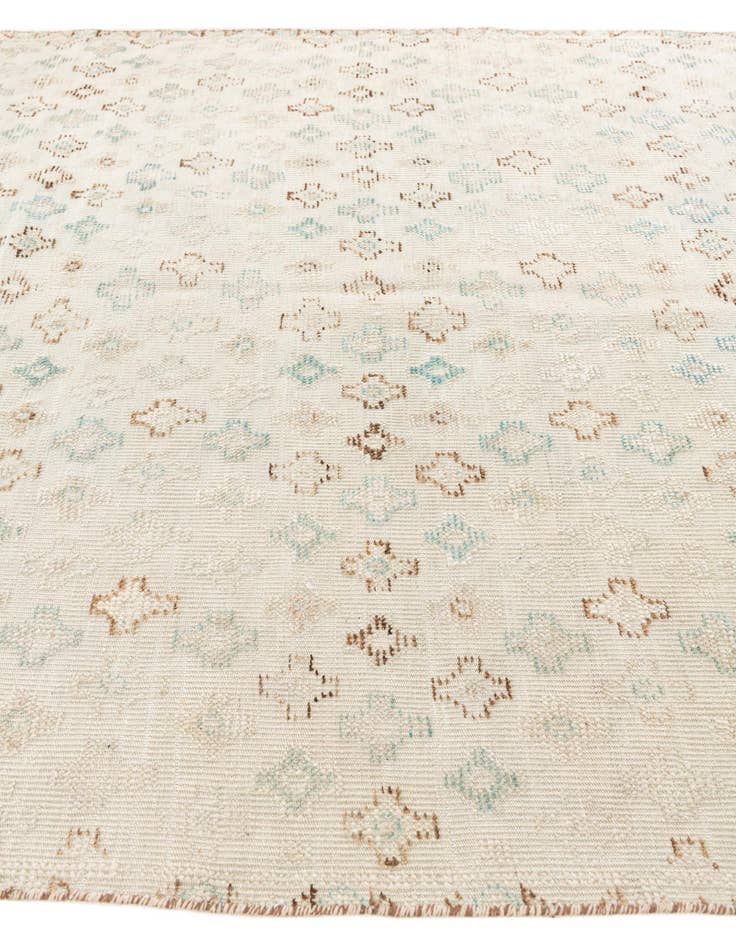 Detail image of  6' 4 x 10'  Hand Knotted Darya Wool Rug
