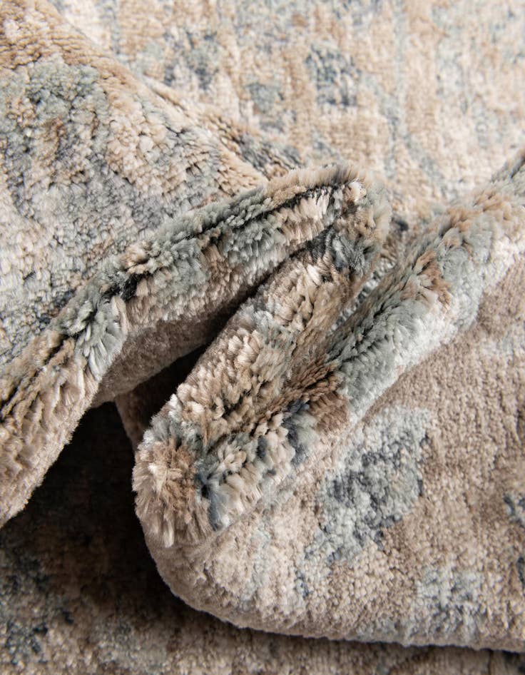 Detail image of  5' 3 x 7' 7 Eliza Rug