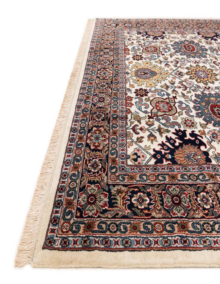 Detail image of  6' 5 x 10'  Hand Knotted Farahan Wool Rug