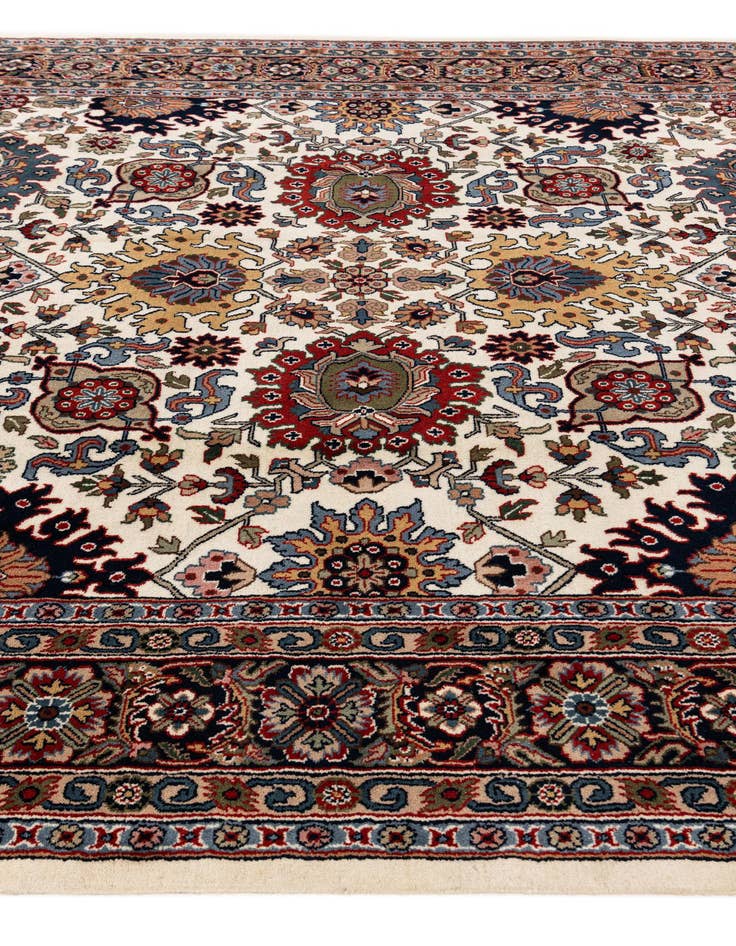 Detail image of  6' 5 x 10'  Hand Knotted Farahan Wool Rug