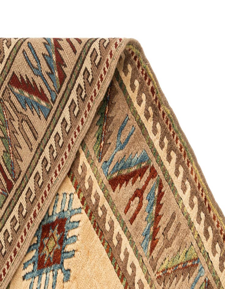 Detail image of  4' 4 x 5' 10  Hand Knotted Fars Wool Rug