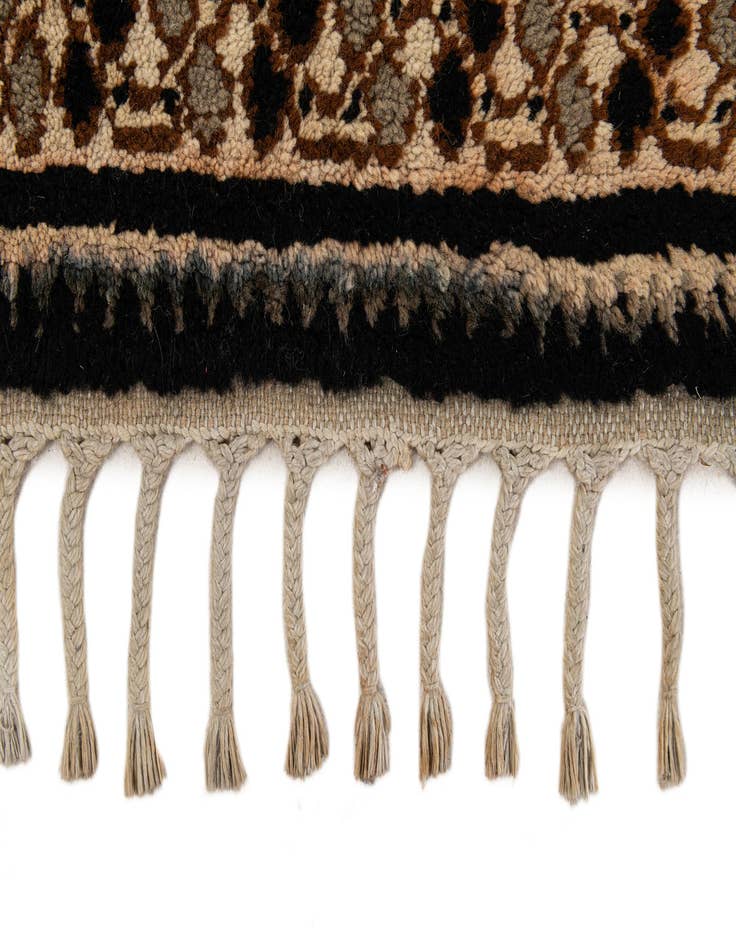 Detail image of  2' 8 x 4' 10  Hand Knotted Fars Wool Rug